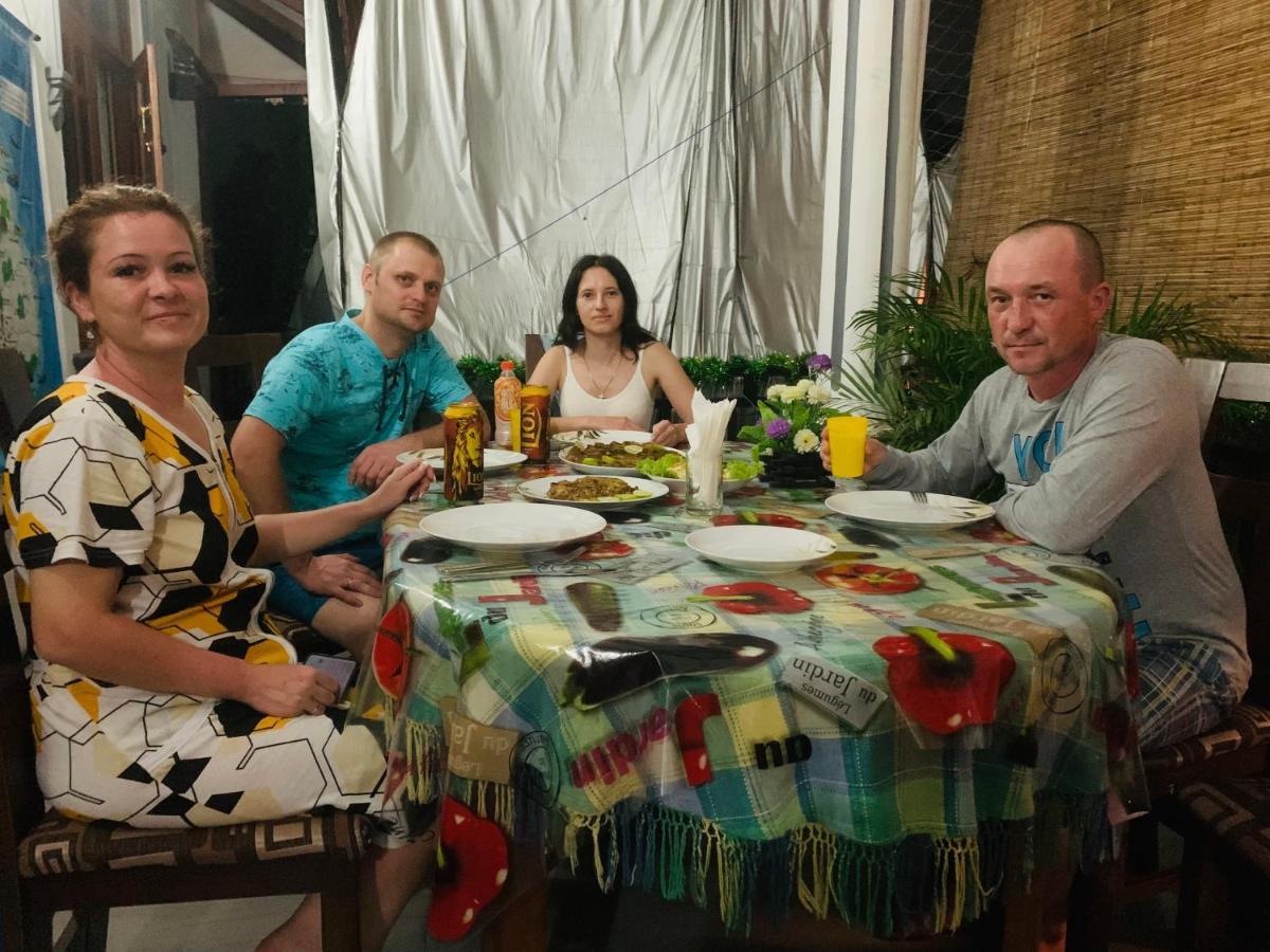 Rodrigo'S Villa & Restaurant نيجومبو المظهر الخارجي الصورة