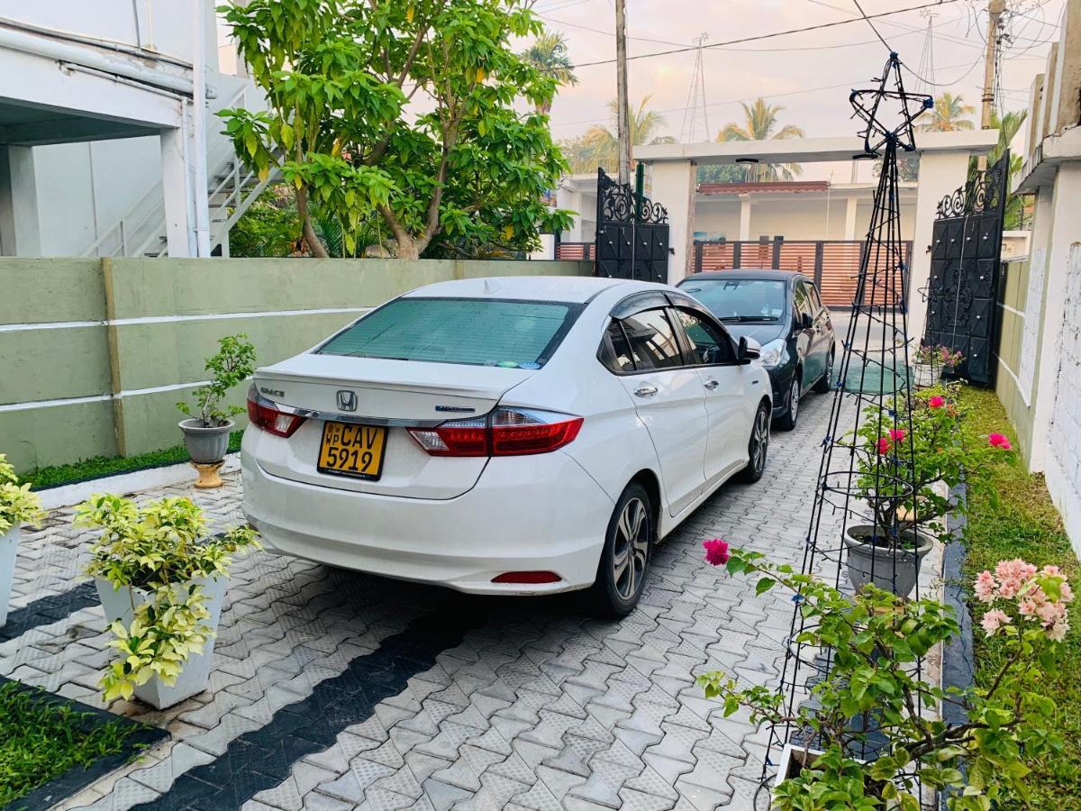 Rodrigo'S Villa & Restaurant نيجومبو المظهر الخارجي الصورة
